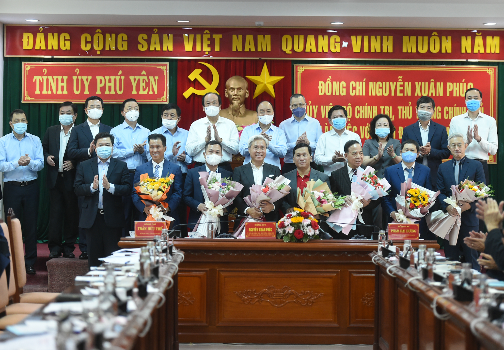 Thủ tướng Nguyễn Xuân Phúc: ‘Không nên chỉ chú trọng đại bàng mà cần có hình dung rõ ràng về chiếc tổ’