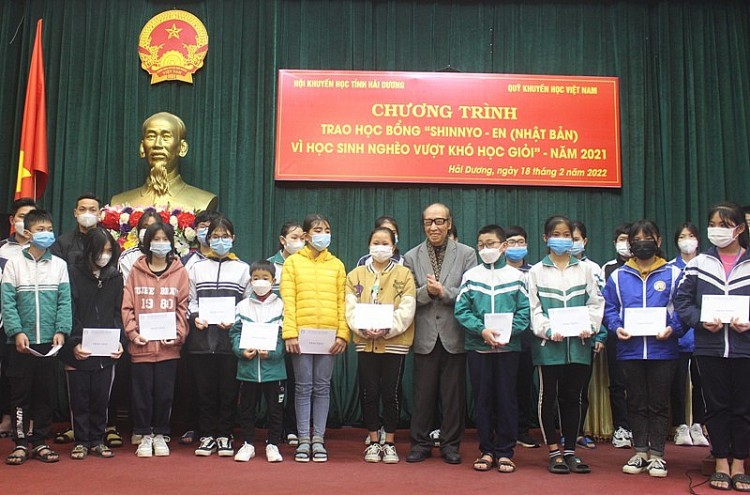 Hải Dương: Trao học bổng Shinnyo - En cho 56 học sinh nghèo vượt khó