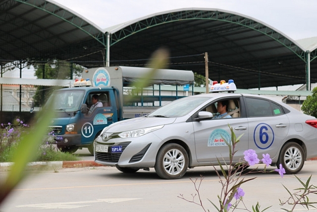 Tổng cục Đường bộ: Phải giữ ổn định, công khai học phí lái xe ô tô tong cuc duong bo phai giu on dinh cong khai hoc phi lai xe o to