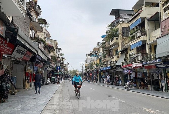 Phố cổ Hà Nội đìu hiu, vắng vẻ giữa dịch COVID-19 pho co ha noi diu hiu vang ve giua dich covid 19
