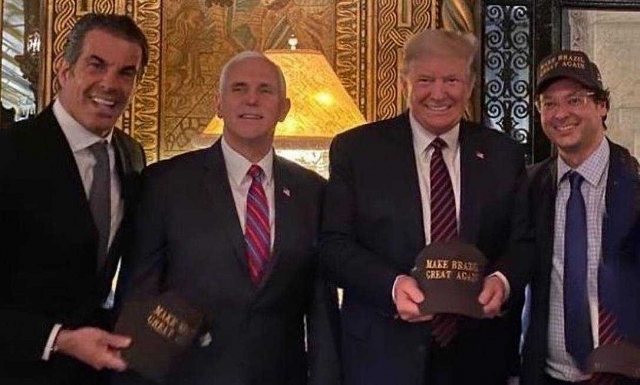Một quan chức đứng cạnh Tổng thống Mỹ Donald Trump nhiễm COVID-19 mot quan chuc dung canh tong thong my donald trump nhiem covid 19
