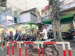 tphcm di an quan phai ngoi cach nhau 15m mot ban khong qua 10 nguoi