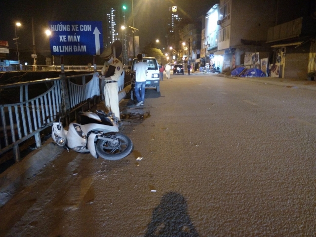 Hà Nội: Say rượu gây tai nạn nghiêm trọng, tài xế bỏ chạy ha noi say ruou gay tai nan nghiem trong tai xe bo chay