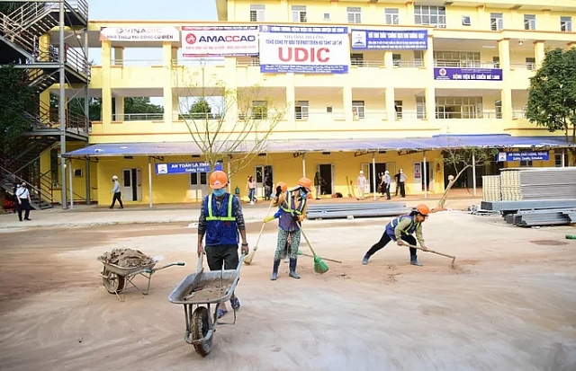 bi thu vuong dinh hue truc tiep kiem tra viec cai tao benh vien da chien