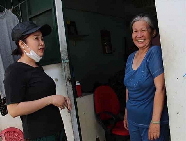 Miễn 2 tháng tiền trọ cho gần 400 người, bà chủ xinh đẹp "đốn tim" cư dân mạng mien 2 thang tien tro cho gan 400 nguoi ba chu xinh dep don tim cu dan mang