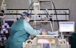 Thoát chết sau 9 ngày thở máy, bệnh nhân COVID-19 vẫn chưa hết bàng hoàng
