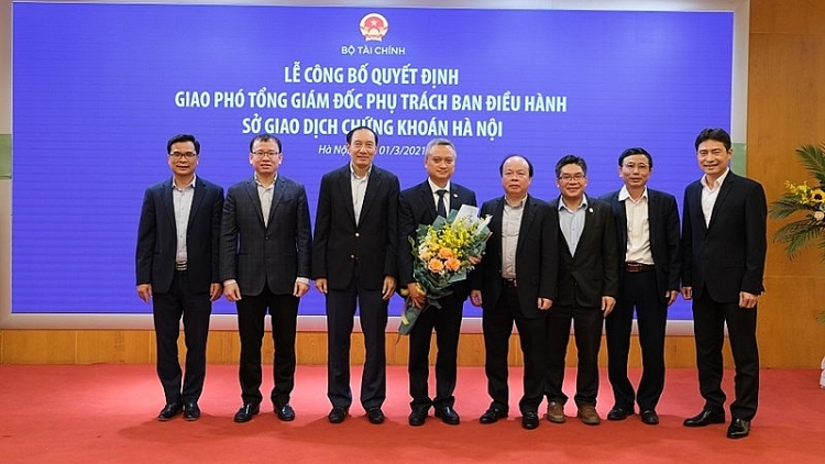 Ông Nguyễn Anh Phong được giao phụ trách Ban điều hành Sở GDCK Hà Nội (Ảnh: Tạp chí Tài chính) Ông Nguyễn Anh Phong được giao phụ trách Ban điều hành Sở GDCK Hà Nội (Ảnh: Tạp chí Tài chính)
