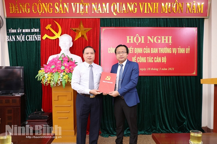 Ông Nguyễn Văn Việt nhận quyết định điều động, bổ nhiệm Ông Nguyễn Văn Việt nhận quyết định điều động, bổ nhiệm