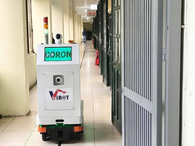 Việt Nam ra mắt robot hỗ trợ chăm sóc, điều trị COVID-19 viet nam ra mat robot ho tro cham soc dieu tri covid 19