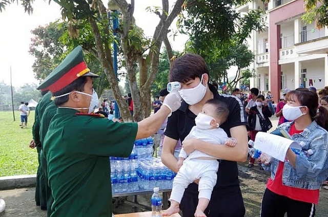 Hoàn thành cách ly phòng COVID-19, 386 người được bàn giao về địa phương hoan thanh cach ly phong dich covid 19 386 nguoi duoc ban giao ve dia phuong