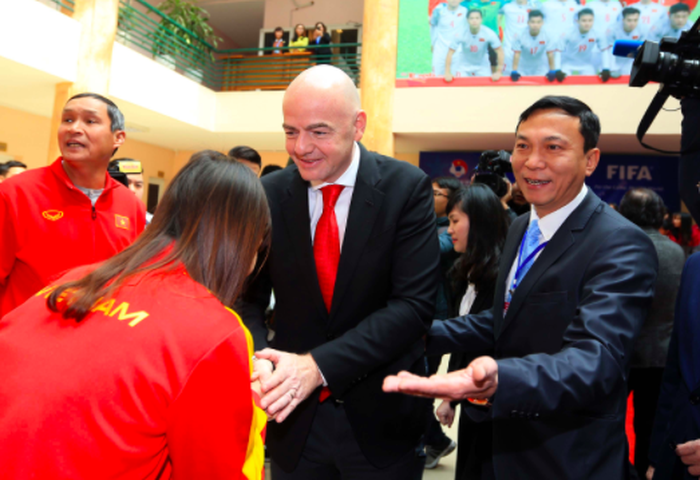 fifa mo ket 27 ty usd giup cac nuoc thanh vien chong dich covid 19