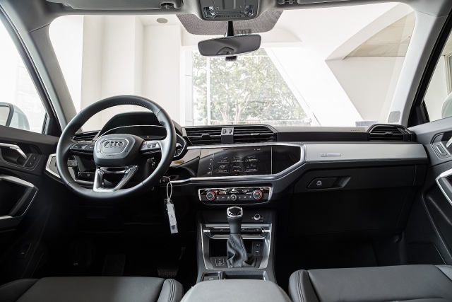 Audi Q3 thế hệ 2 ra mắt tại Việt Nam với thiết kế và động cơ mới audi q3 the he 2 ra mat tai viet nam voi thiet ke dong co moi