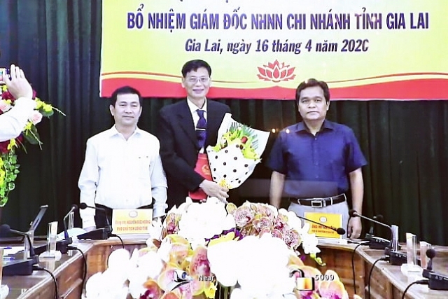 Bổ nhiệm lãnh đạo mới tại TP.Hồ Chí Minh, Kon Tum và Bến Tre bo nhiem lanh dao moi tai tpho chi minh kon tum va ben tre