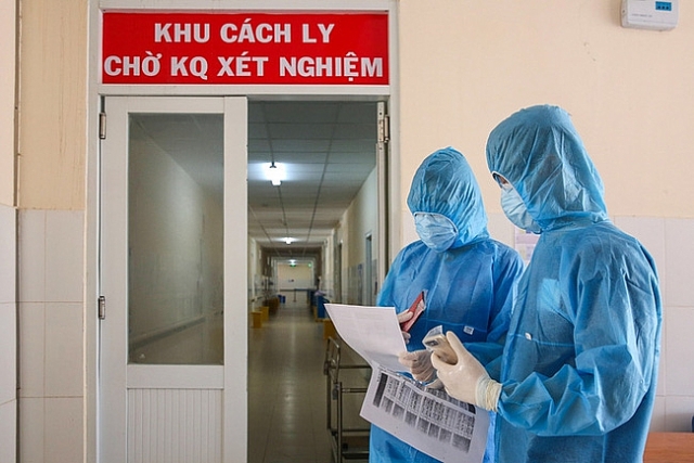 Dịch COVID-19: Phi công Anh bị đông đặc 1/2 phổi trái, tiếp tục thở máy dich covid 19 phi cong anh bi dong dac 12 phoi trai tiep tuc tho may