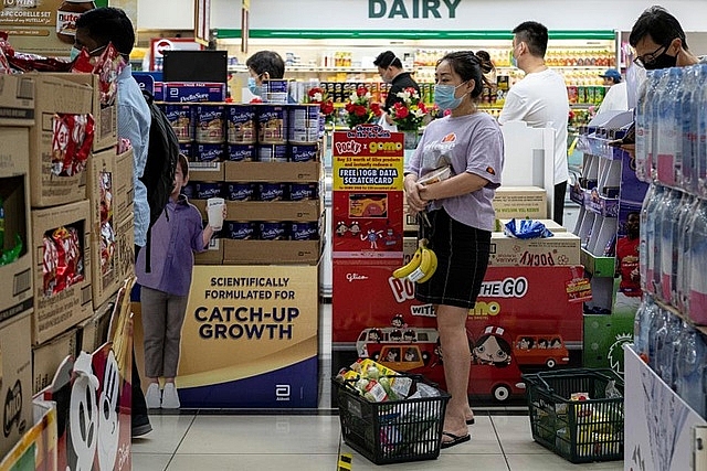 singapore ba ty phu xuat than tu trai lon kiem bon tien mua covid 19