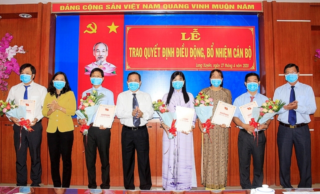 TP.HCM, An Giang điều động, bổ nhiệm nhân sự mới tphcm an giang dieu dong bo nhiem nhan su moi
