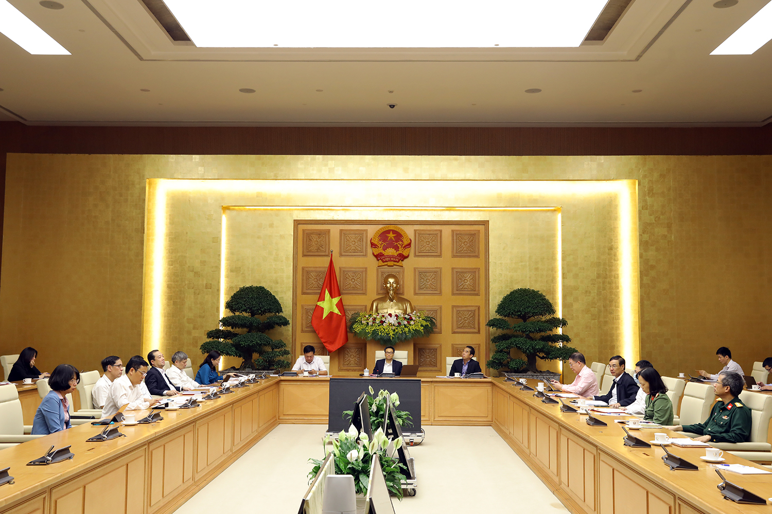 Giữ an toàn trong nước, tận dụng thời gian, cơ hội phát triển kinh tế Giữ an toàn trong nước, tận dụng thời gian, cơ hội phát triển kinh tế