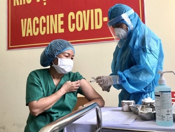 Hoàn thành tiêm chủng vaccine COVID-19 trước ngày 5/5