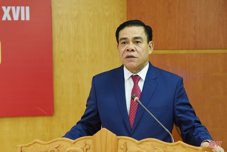 Ông Võ Trọng Hải được bầu làm Chủ tịch UBND tỉnh Hà Tĩnh Ông Võ Trọng Hải được bầu làm Chủ tịch UBND tỉnh Hà Tĩnh