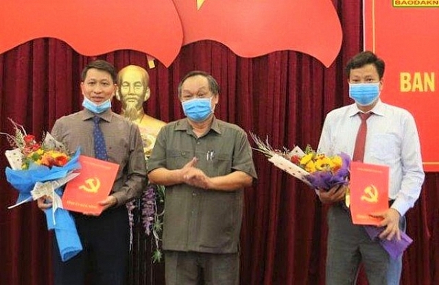 Ban Bí thư kiện toàn nhân sự, lãnh đạo mới tại Bình Dương, Đắk Nông ban bi thu kien toan nhan su lanh dao moi tai binh duong dak nong
