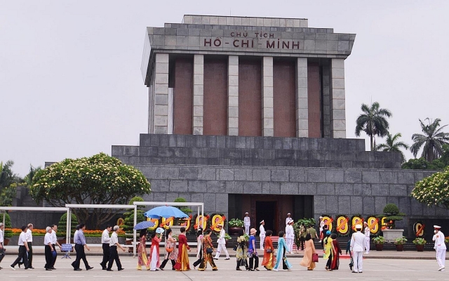 chuong trinh le ky niem 130 nam ngay sinh chu tich ho chi minh