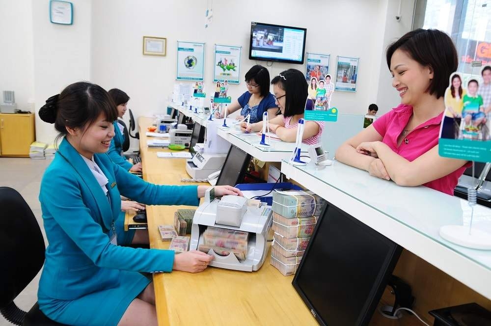 Lãi suất ngân hàng cho khách hàng gửi trực tiếp cao nhất là 8.10% mỗi năm (Ảnh minh hoạ) 1924 thebank abbanktuyendunggiaodichvienmin 1562638728