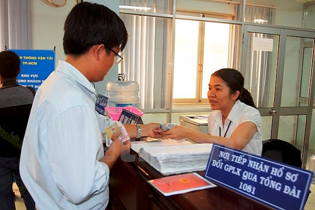 Thí điểm cấp, đổi giấy phép lái xe trực tuyến tại Hà Nội thi diem cap doi giay phep lai xe truc tuyen tai ha noi