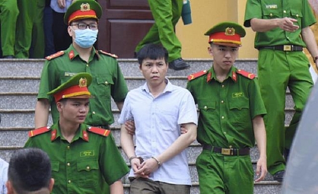 Tuyên án vụ gian lận thi cử ở Hoà Bình: Cao nhất 10 năm tù tuyen an vu gian lan thi cu o hoa binh cao nhat 10 nam tu