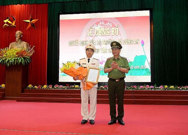 Đại tá Lê Xuân Minh giữ chức Giám đốc Công an Hoà Bình dai ta le xuan minh giu chuc giam doc cong an hoa binh