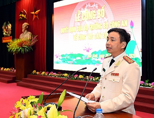 Đại tá Lê Xuân Minh giữ chức Giám đốc Công an Hoà Bình dai ta le xuan minh giu chuc giam doc cong an hoa binh