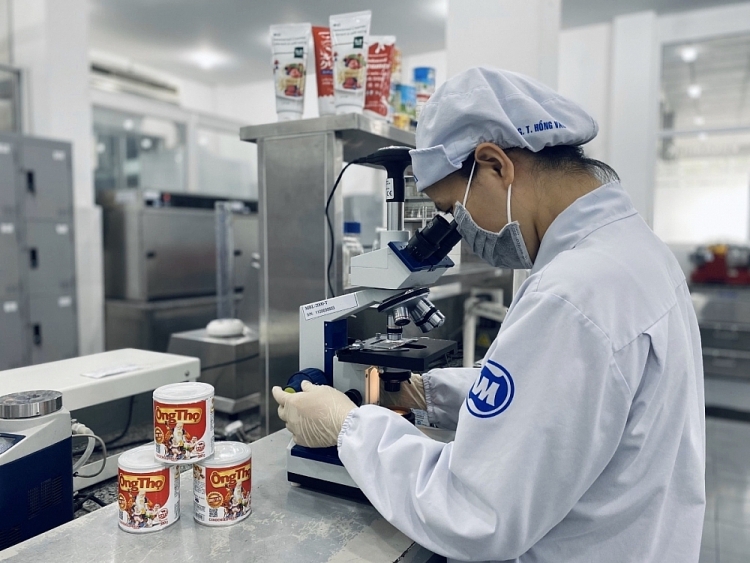 Các nhà máy Vinamilk hiện sở hữu nhiều giấy chứng nhận tiêu chuẩn quốc tế  nghiêm ngặt để đảm bảo chất lượng sản phẩm