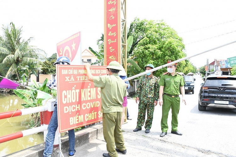 Giám đốc Sở Y tế Hải Phòng bị phê bình vì chậm trễ trong phòng chống dịch COVID-19 Giám đốc Sở Y tế Hải Phòng bị phê bình vì chậm trễ trong phòng chống dịch COVID-19
