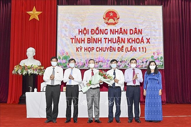 Lãnh đạo tỉnh Bình Thuận chúc mừng tân Phó Chủ tịch UBND tỉnh Phan Văn Đăng Lãnh đạo tỉnh Bình Thuận chúc mừng tân Phó Chủ tịch UBND tỉnh Phan Văn Đăng