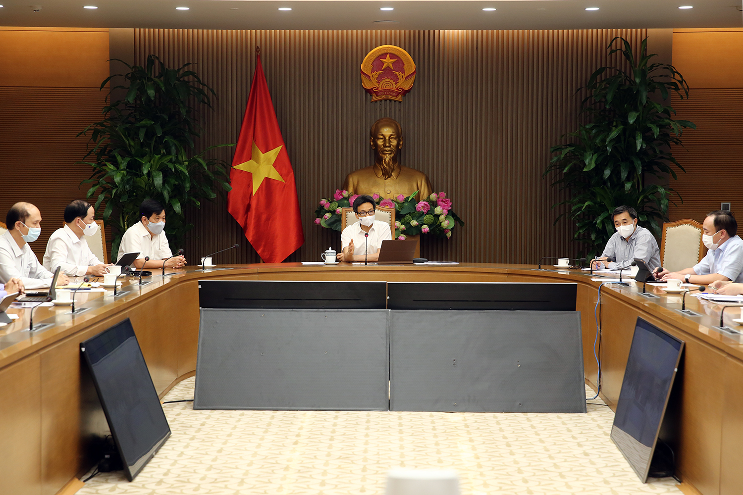 Phó Thủ tướng Vũ Đức Đam: Phải kiểm soát bằng được các ổ dịch trong KCN Phó Thủ tướng Vũ Đức Đam: Phải kiểm soát bằng được các ổ dịch trong KCN