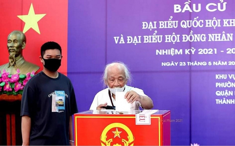 Những cử tri đặc biệt háo hức thực hiện quyền công dân Những cử tri đặc biệt háo hức thực hiện quyền công dân