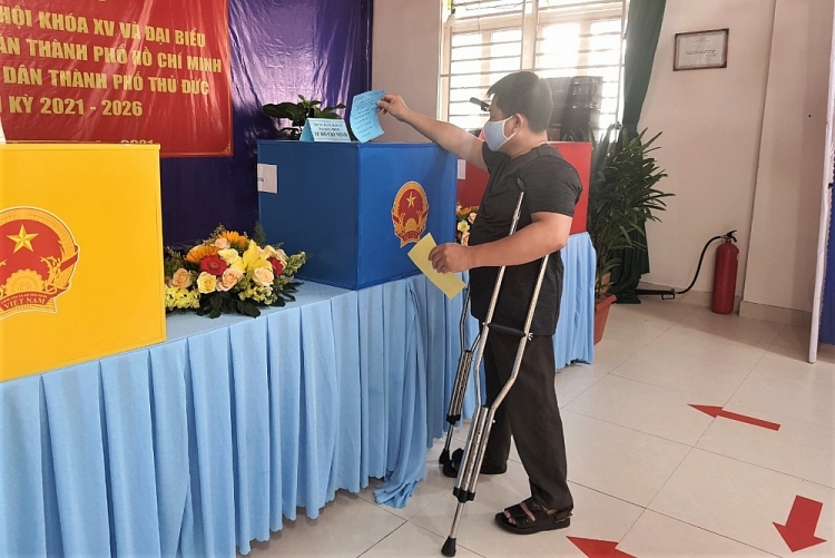Những cử tri đặc biệt háo hức thực hiện quyền công dân Những cử tri đặc biệt háo hức thực hiện quyền công dân