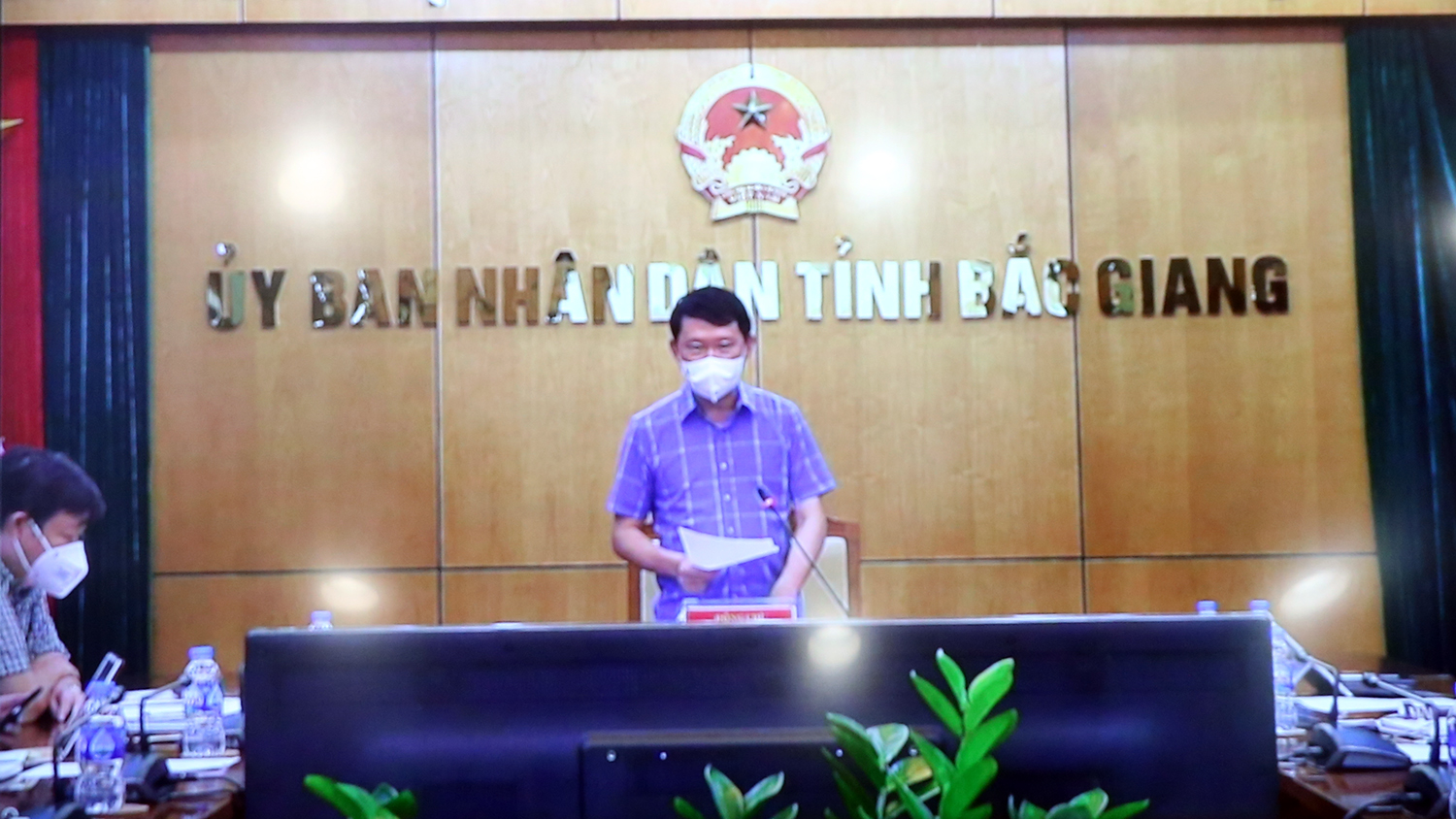 Thực hiện khai báo y tế tất cả công nhân, giữ vững sản xuất công nghiệp Thực hiện khai báo y tế tất cả công nhân, giữ vững sản xuất công nghiệp