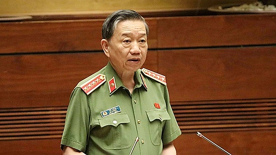 bo truong cong an con rat nhieu kieu lam an phi phap nhu lam gia xang dau