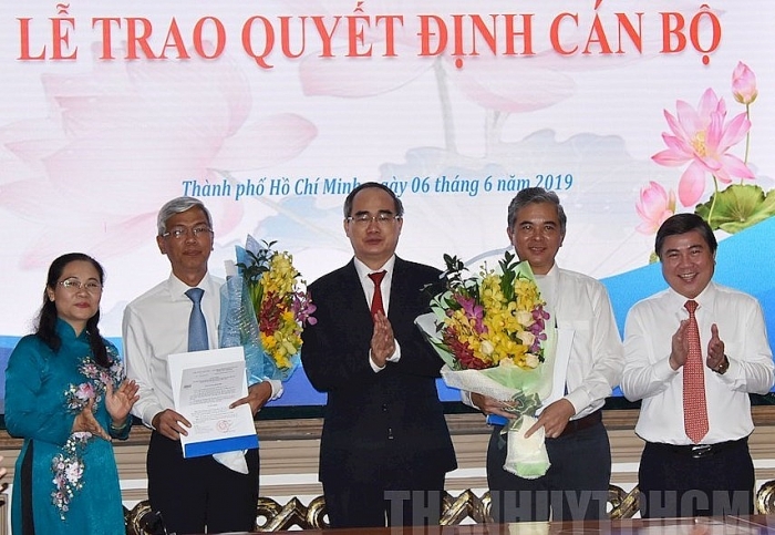 tp hcm trao quyet dinh cho 2 tan pho chu tich
