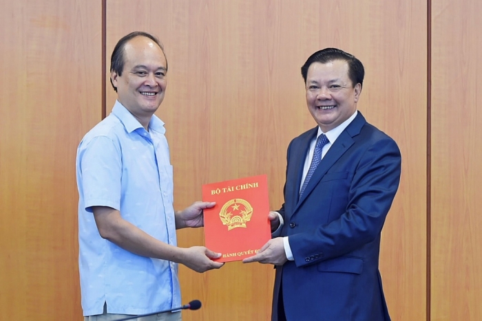 loat nhan su moi duoc bo nhiem tai bo tai chinh va tong cuc hai quan la ai