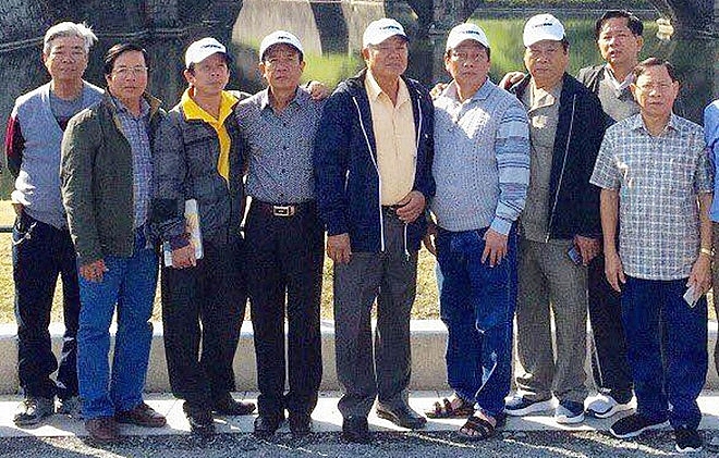 Sự thật ảnh lãnh đạo Sóc Trăng chụp chung với Trịnh Sướng ở nước ngoài: Gặp tình cờ, chụp lưu niệm su that anh lanh dao soc trang chup chung voi trinh suong o nuoc ngoai