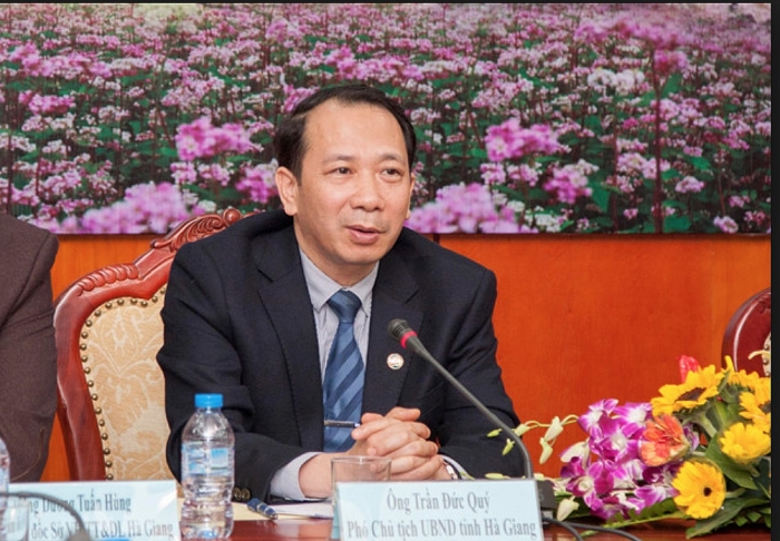 Gian lận thi cử tại Hà Giang: Cảnh cáo Phó Chủ tịch tỉnh Trần Đức Quý gian lan thi cu tai ha giang ky luat canh cao pho chu tich tinh