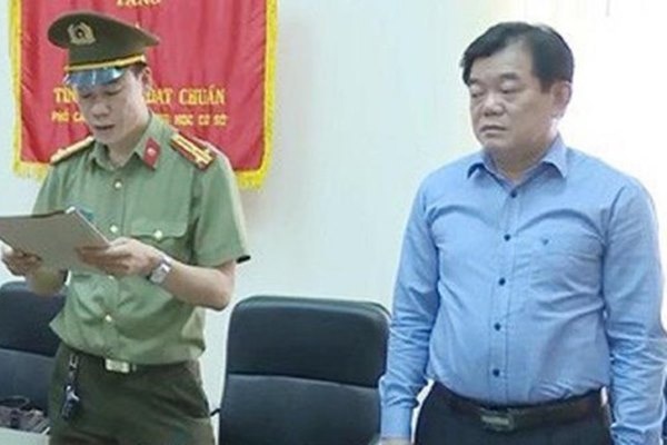 Cách mọi chức vụ trong Đảng của Giám đốc Sở GD-ĐT Sơn La Hoàng Tiến Đức