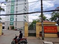 binh dinh bo phieu buoc thoi viec pho giam doc so bi to di tron no
