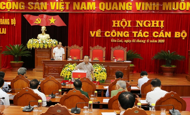 Ông Hồ Văn Niên được bầu làm Bí thư Tỉnh uỷ Gia Lai ong ho van nien duoc bau lam bi thu tinh uy gia lai
