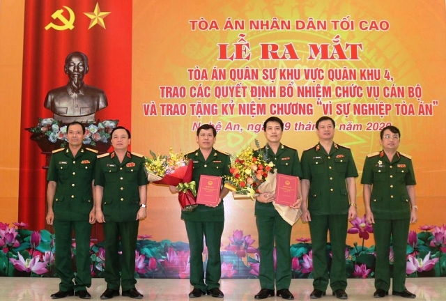 bo nhiem nhan su lanh dao moi quan doi cong an