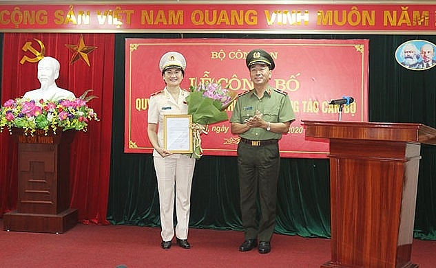 bo cong an bo nhiem nu thieu tuong giu chuc cuc truong