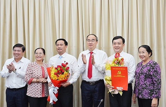 Tin điều động, bổ nhiệm lãnh đạo mới TP.HCM, Cần Thơ tin dieu dong bo nhiem lanh dao moi tphcm can tho
