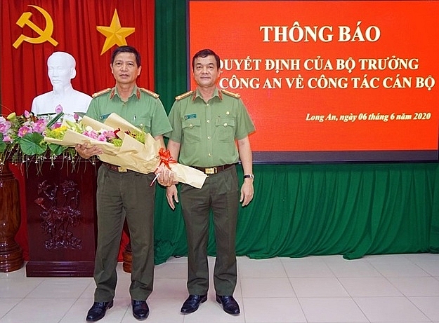Điều động, bổ nhiệm lãnh đạo Công an Quảng Bình, Long An, Kiên Giang dieu dong bo nhiem lanh dao cong an quang binh long an kien giang