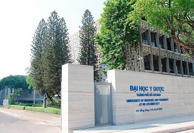 ĐH Y dược TP.HCM tăng học phí 4-5 lần, Bộ GD-ĐT đề nghị làm rõ dh y duoc tphcm tang hoc phi 4 5 lan bo gd dt de nghi lam ro